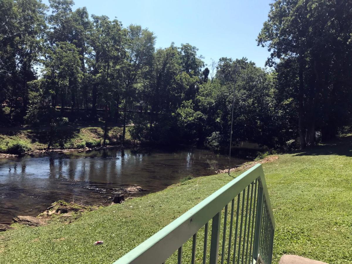The River Cottage Pigeon Forge Esterno foto